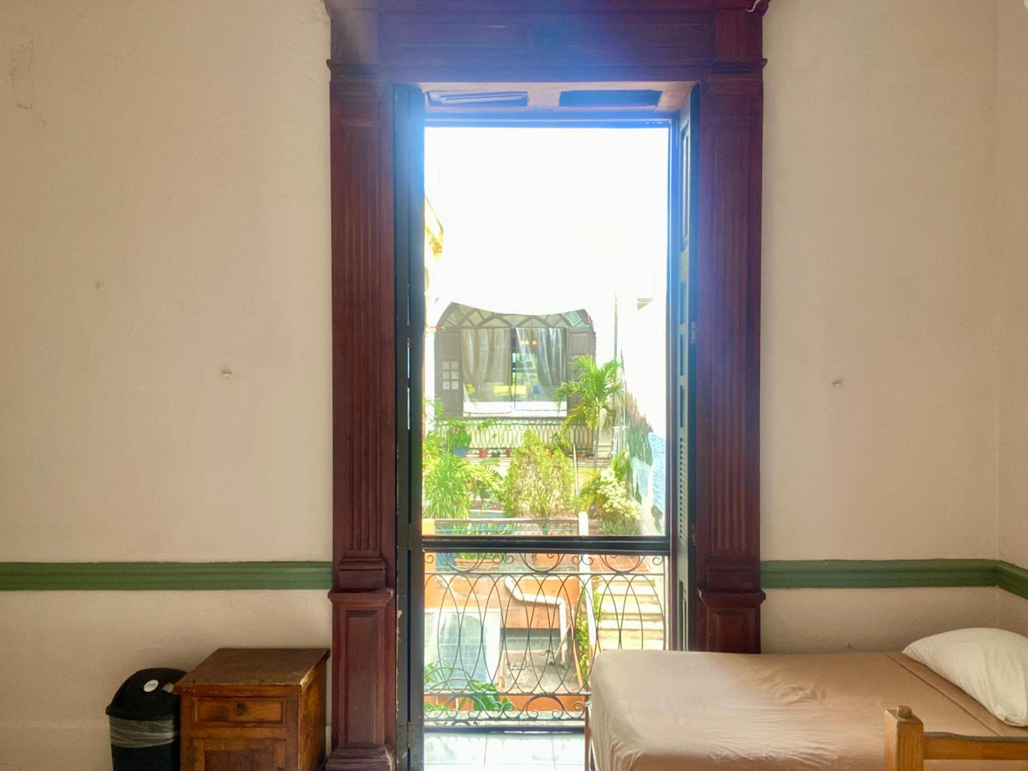 ホテル Hostal Zocalo メリダ エクステリア 写真
