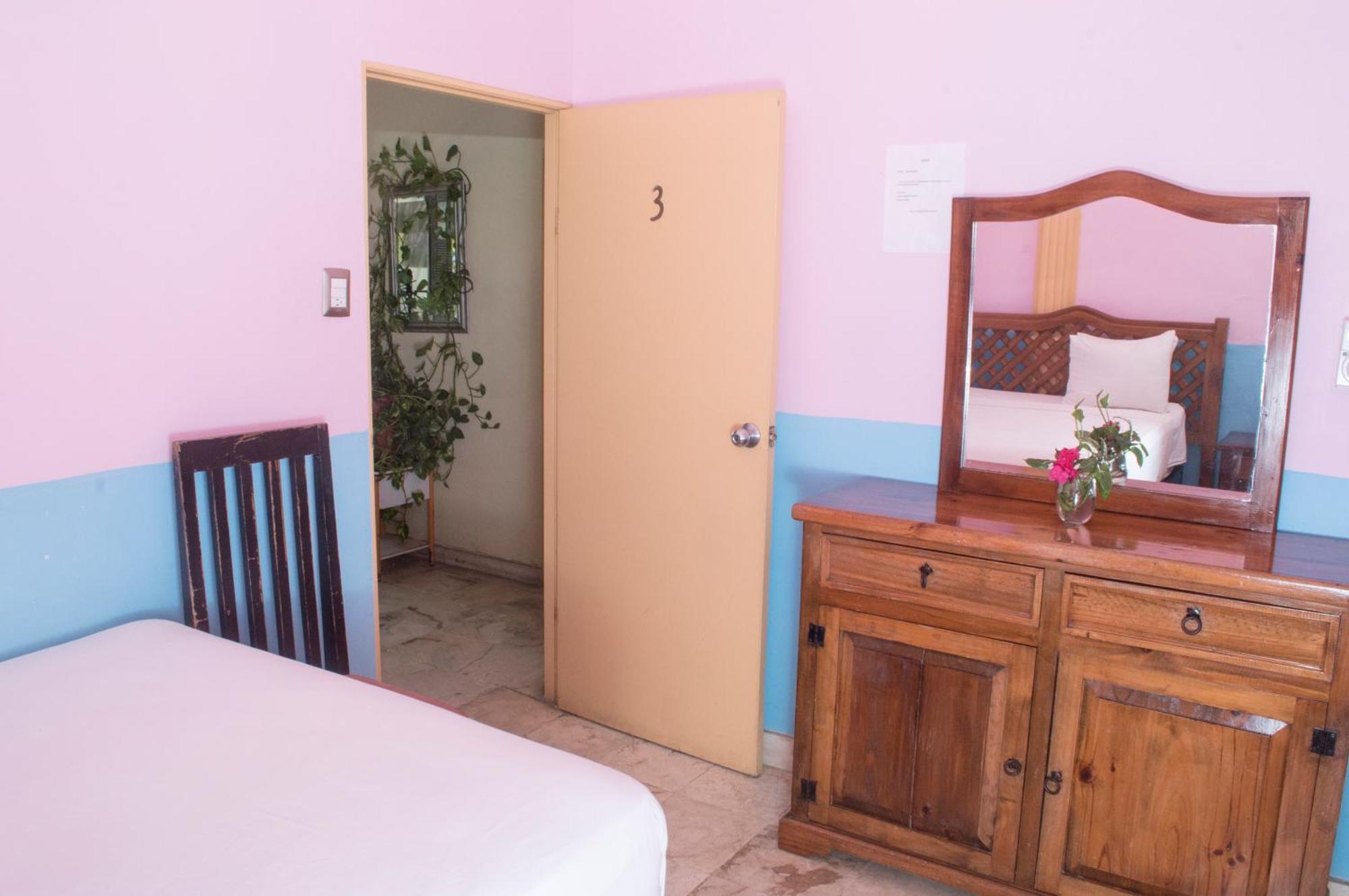 ホテル Hostal Zocalo メリダ エクステリア 写真