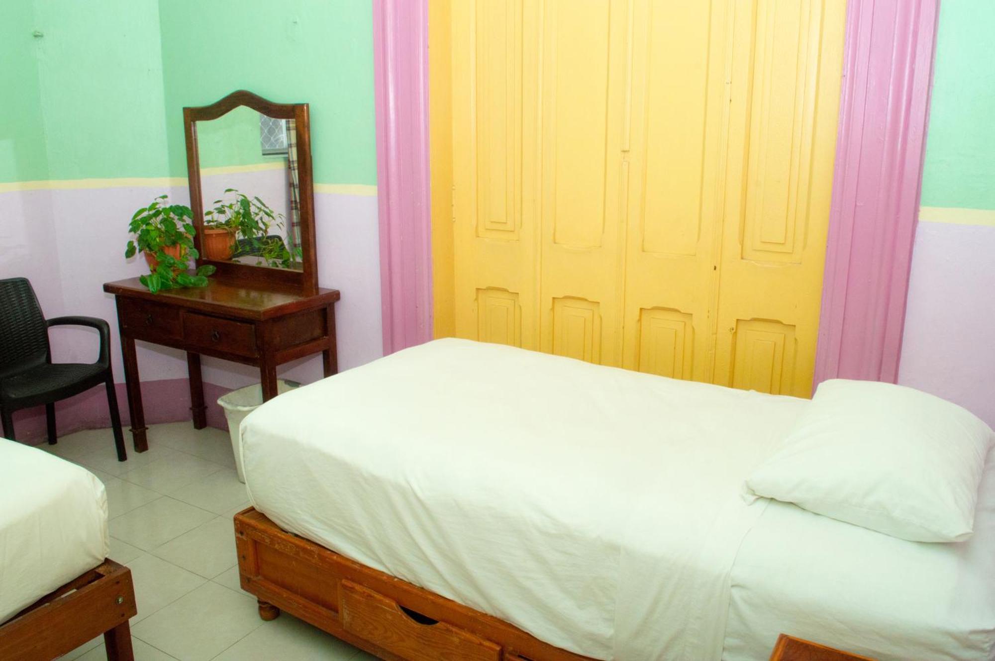 ホテル Hostal Zocalo メリダ エクステリア 写真