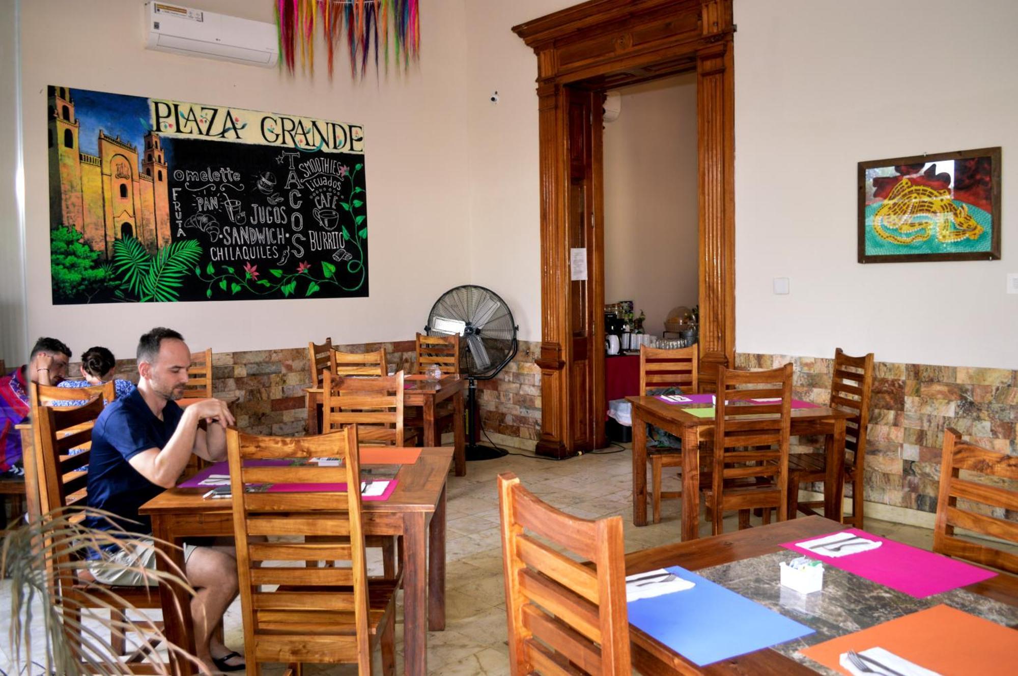 ホテル Hostal Zocalo メリダ エクステリア 写真