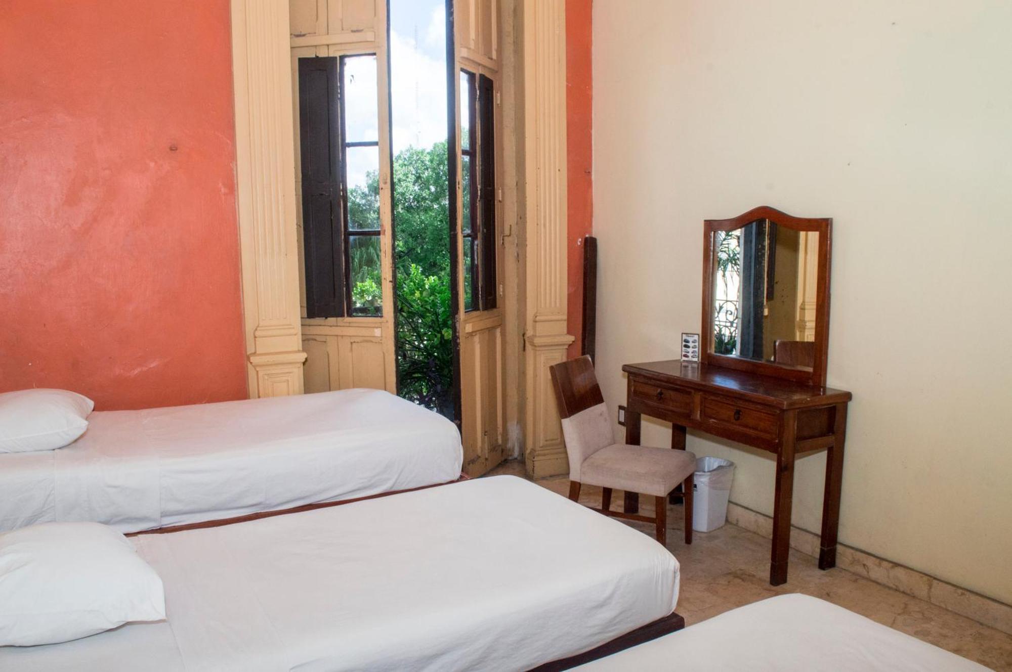 ホテル Hostal Zocalo メリダ エクステリア 写真